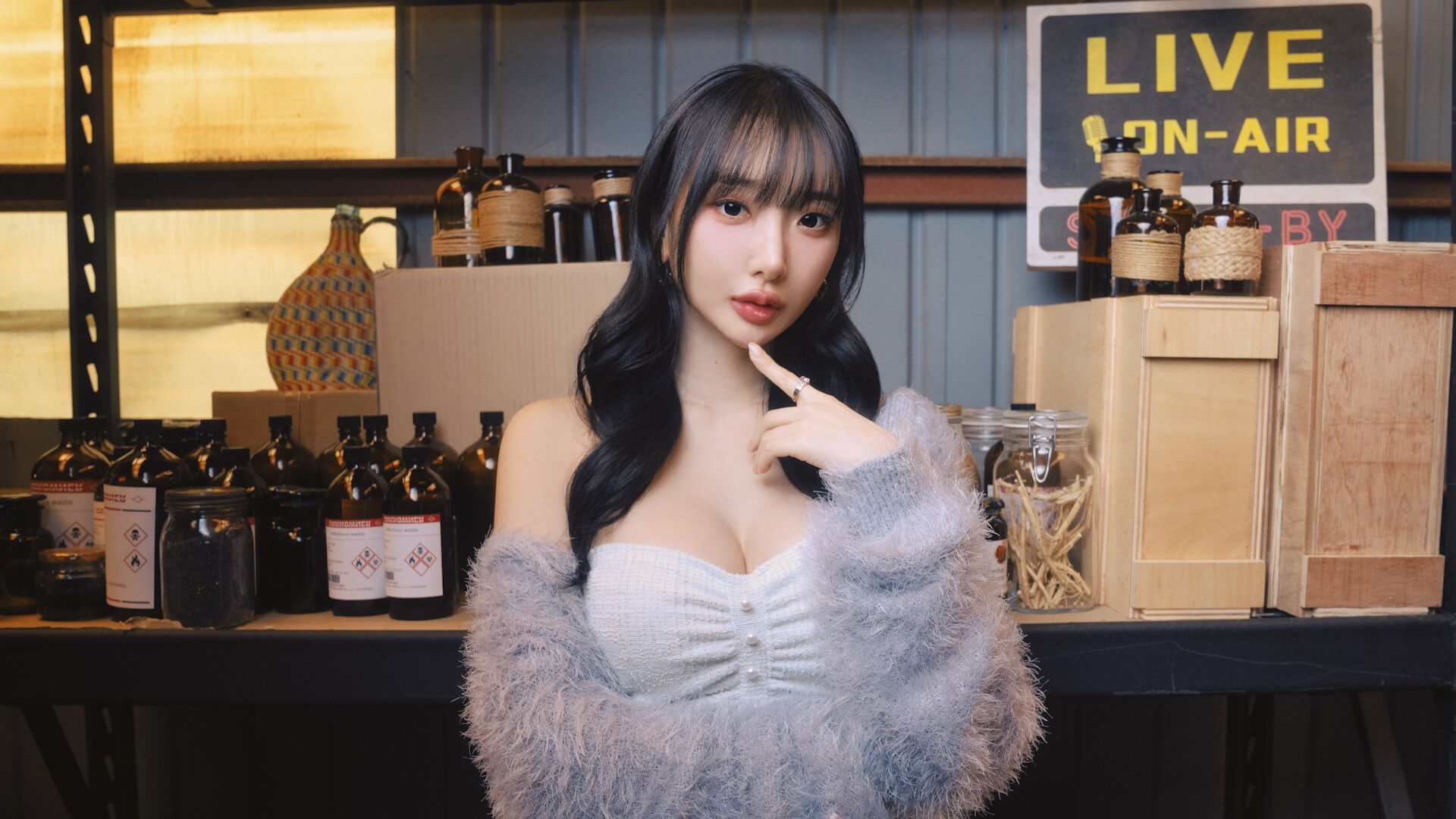 1.jpeg 末日降临!被美女们关进避难所!?/Beauties and the Stranded - 南图博客